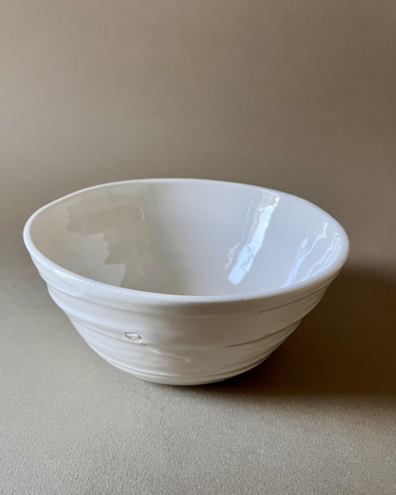 Bol Purete en porcelaine blanche vu en plongée, intérieur émaillé brillant